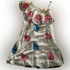 Plenty dress size is XS white with flower